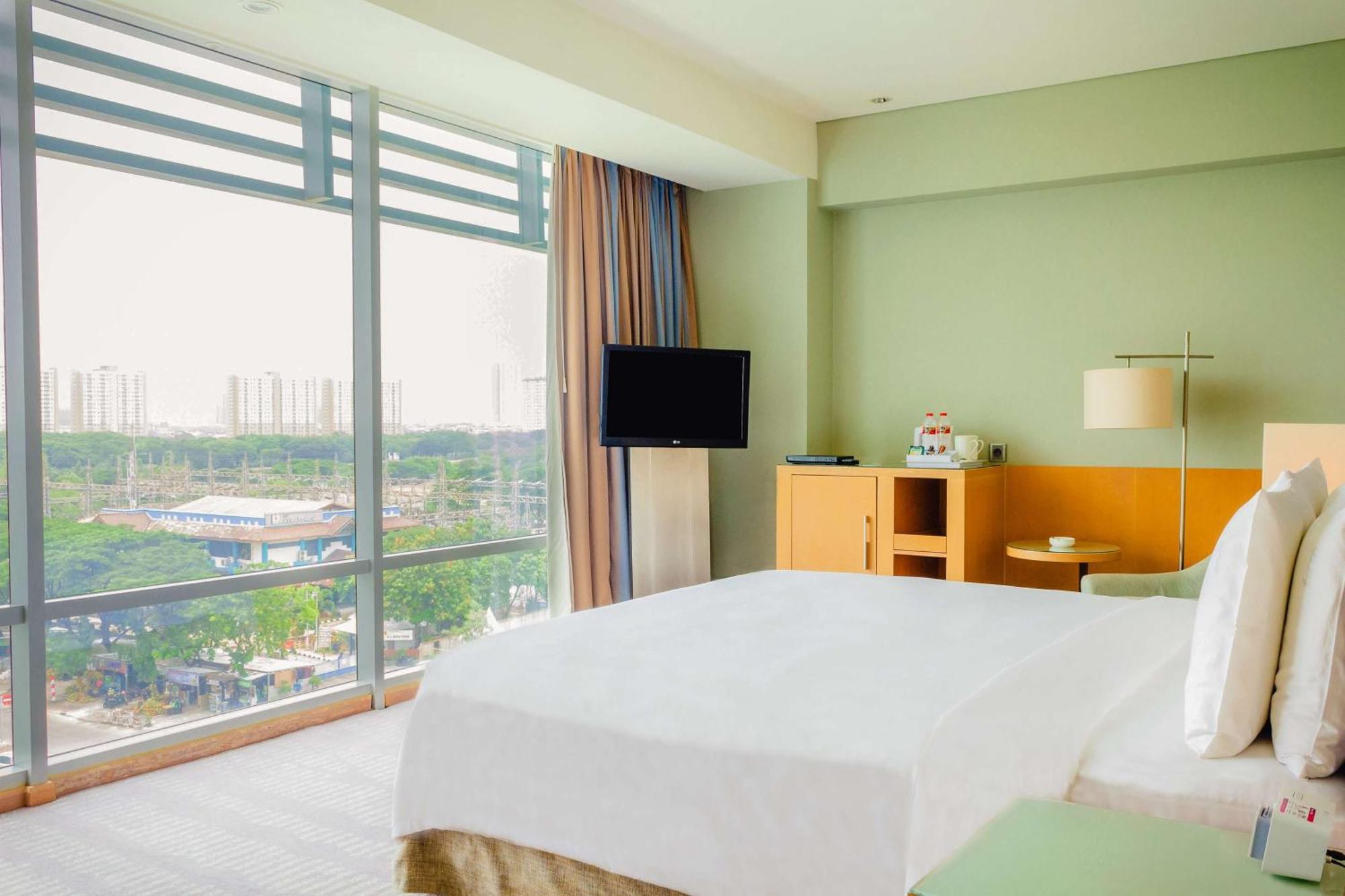 Doubletree By Hilton Jakarta Kemayoran Exterior photo