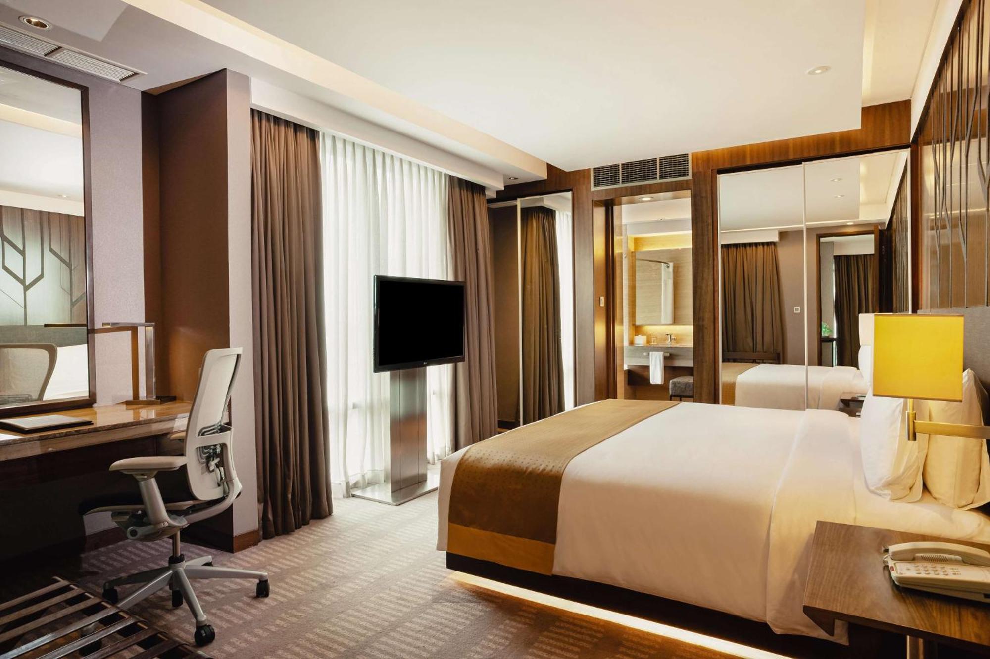 Doubletree By Hilton Jakarta Kemayoran Exterior photo