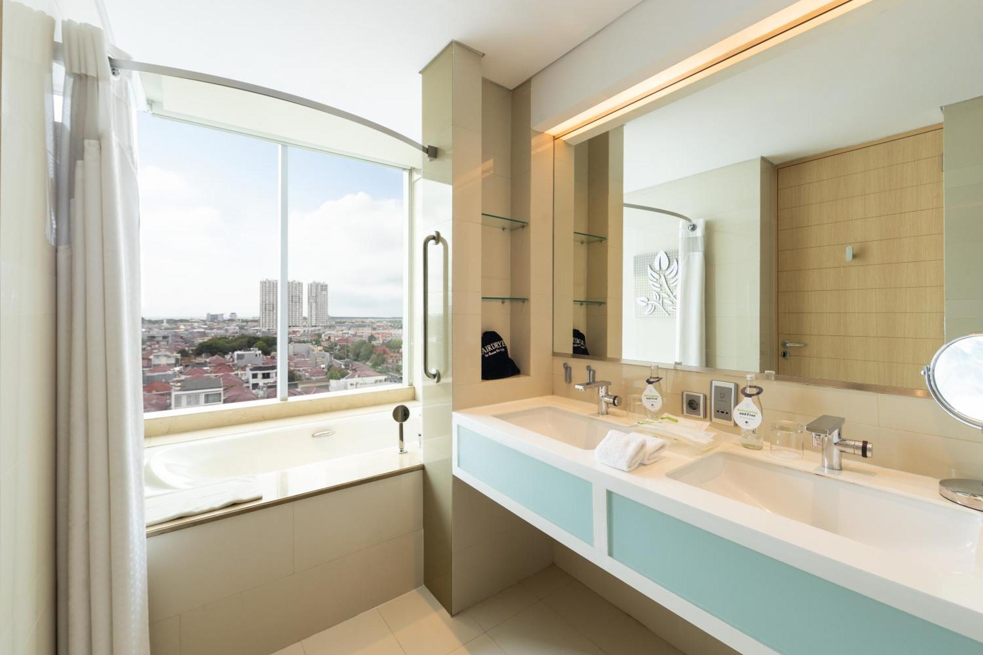 Doubletree By Hilton Jakarta Kemayoran Exterior photo